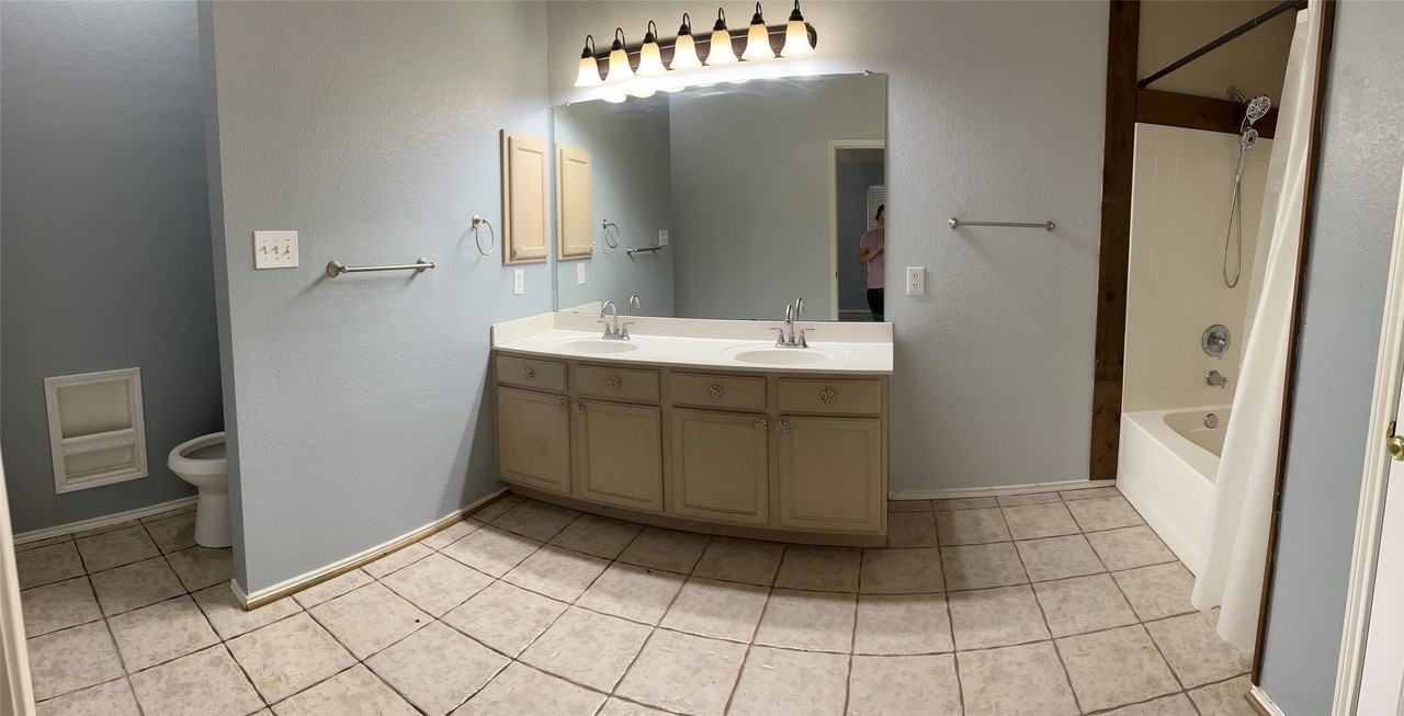 4216 Cave Cove Ct - Photo 2 of 11
