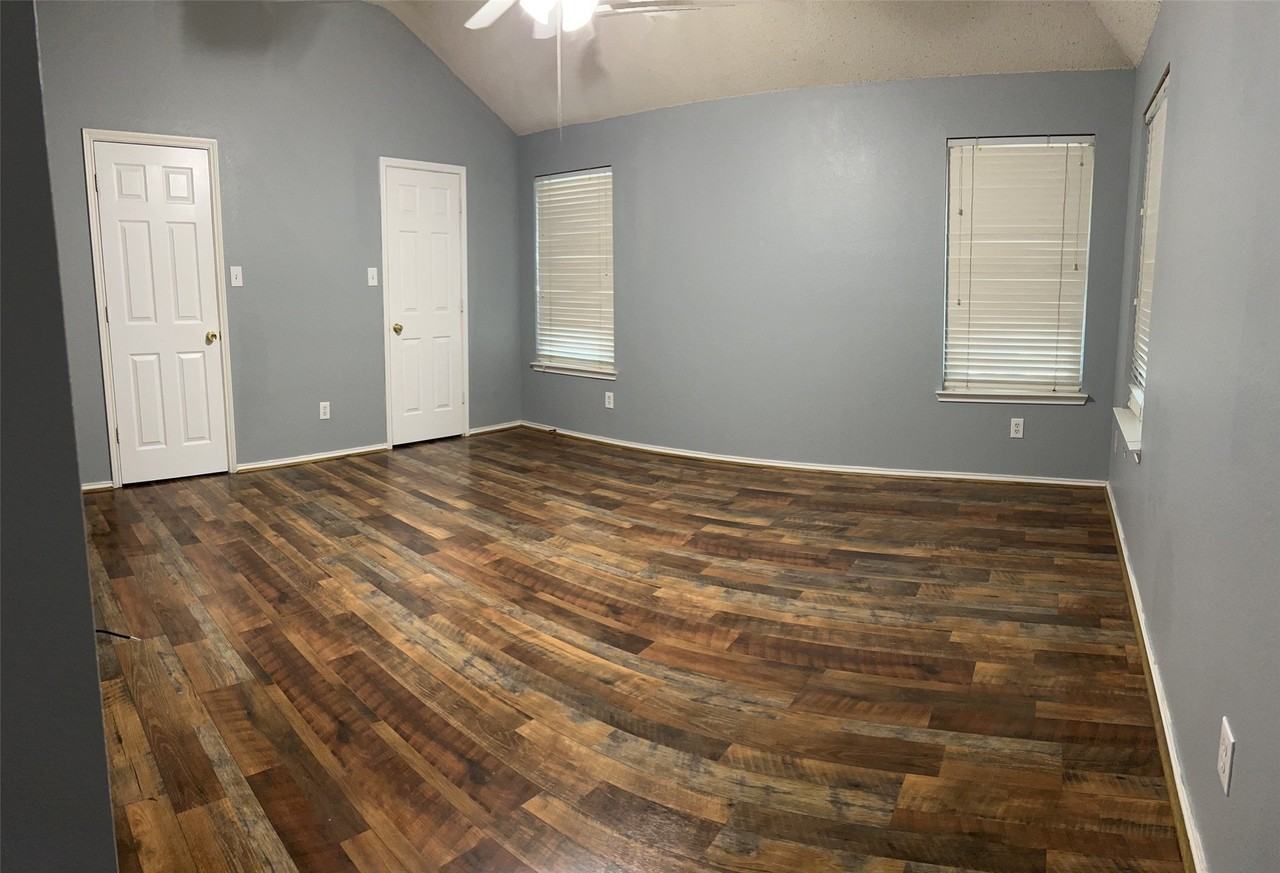 4216 Cave Cove Ct - Photo 3 of 11
