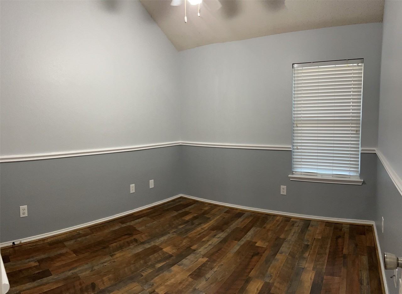 4216 Cave Cove Ct - Photo 5 of 11