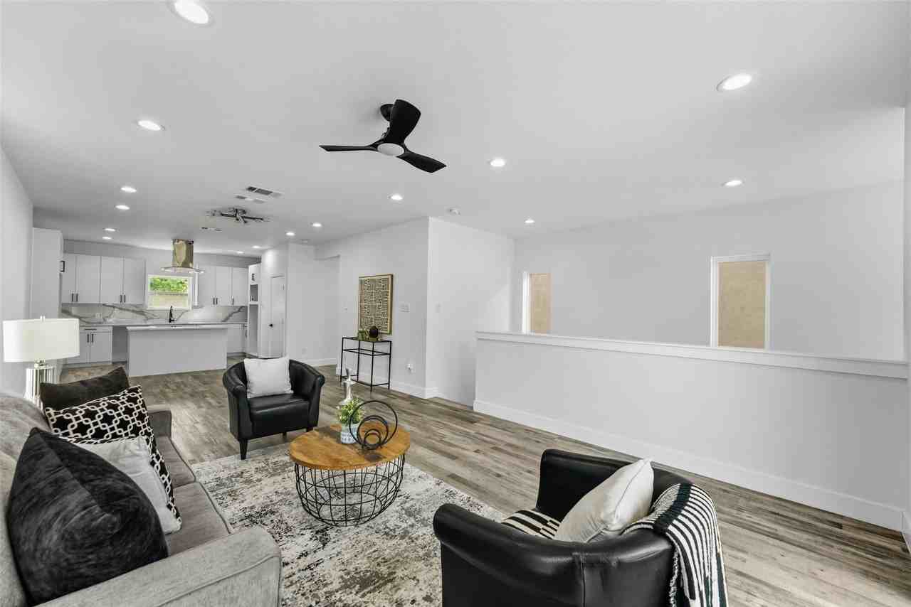 3142 Harmon St - Photo 2 of 37