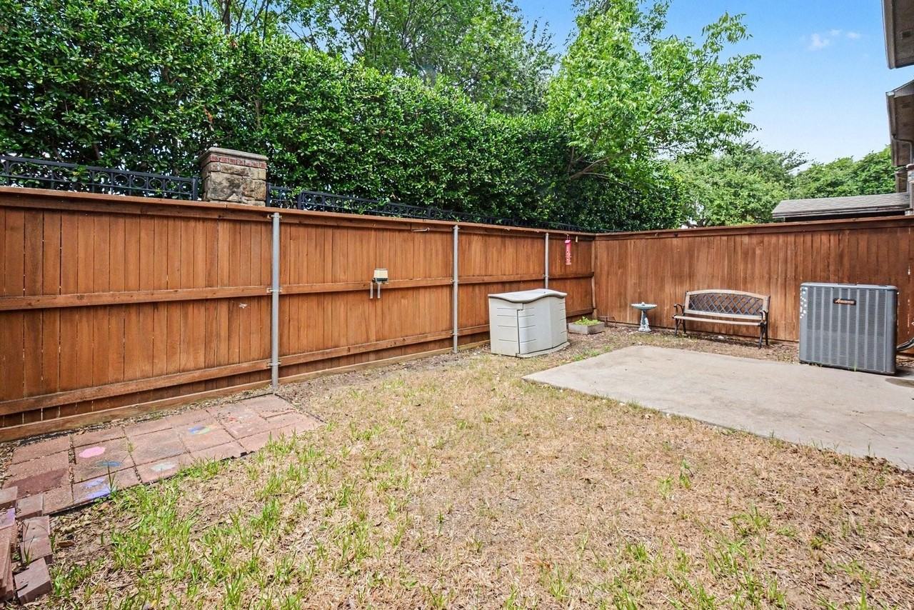 1152 Sophia St - Photo 4 of 28