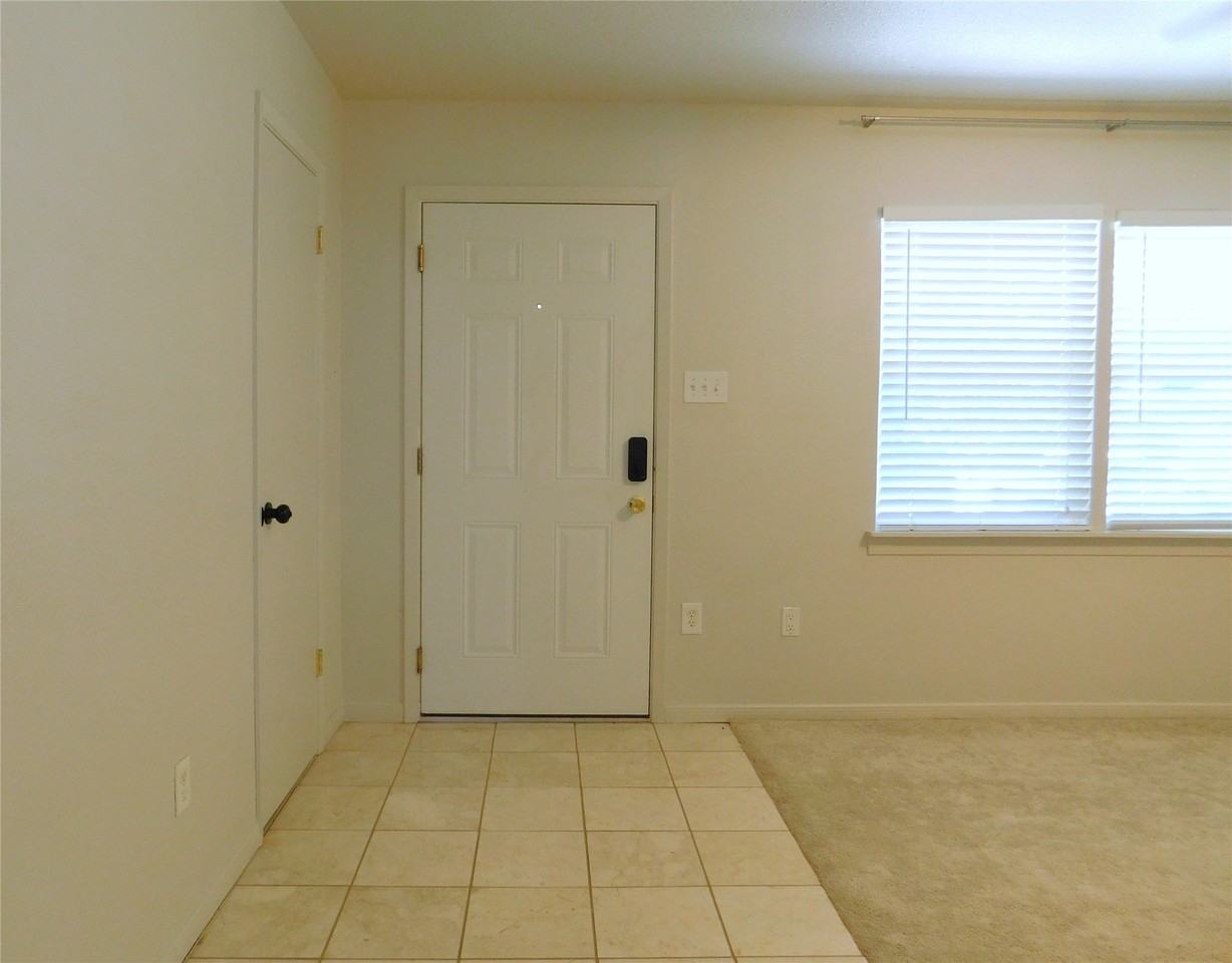 705 Sun Valley Dr - Photo 4 of 25