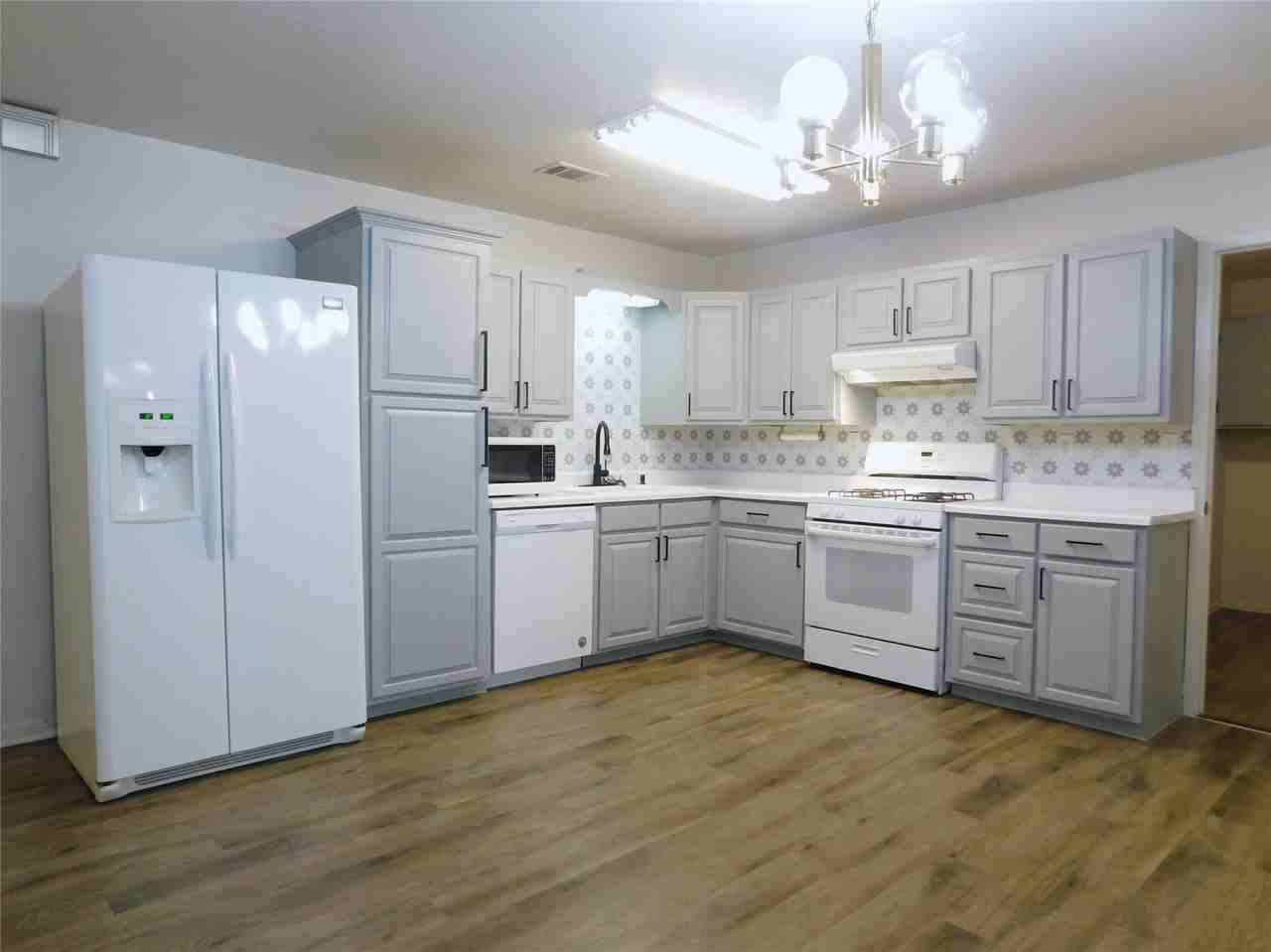 705 Sun Valley Dr - Photo 6 of 25