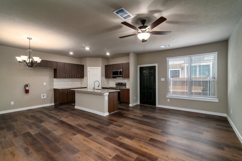 635 Wheatfield Dr