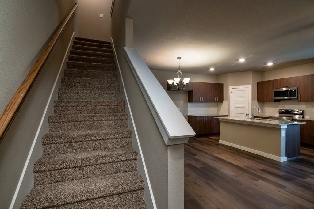 635 Wheatfield Dr - Photo 6 of 16