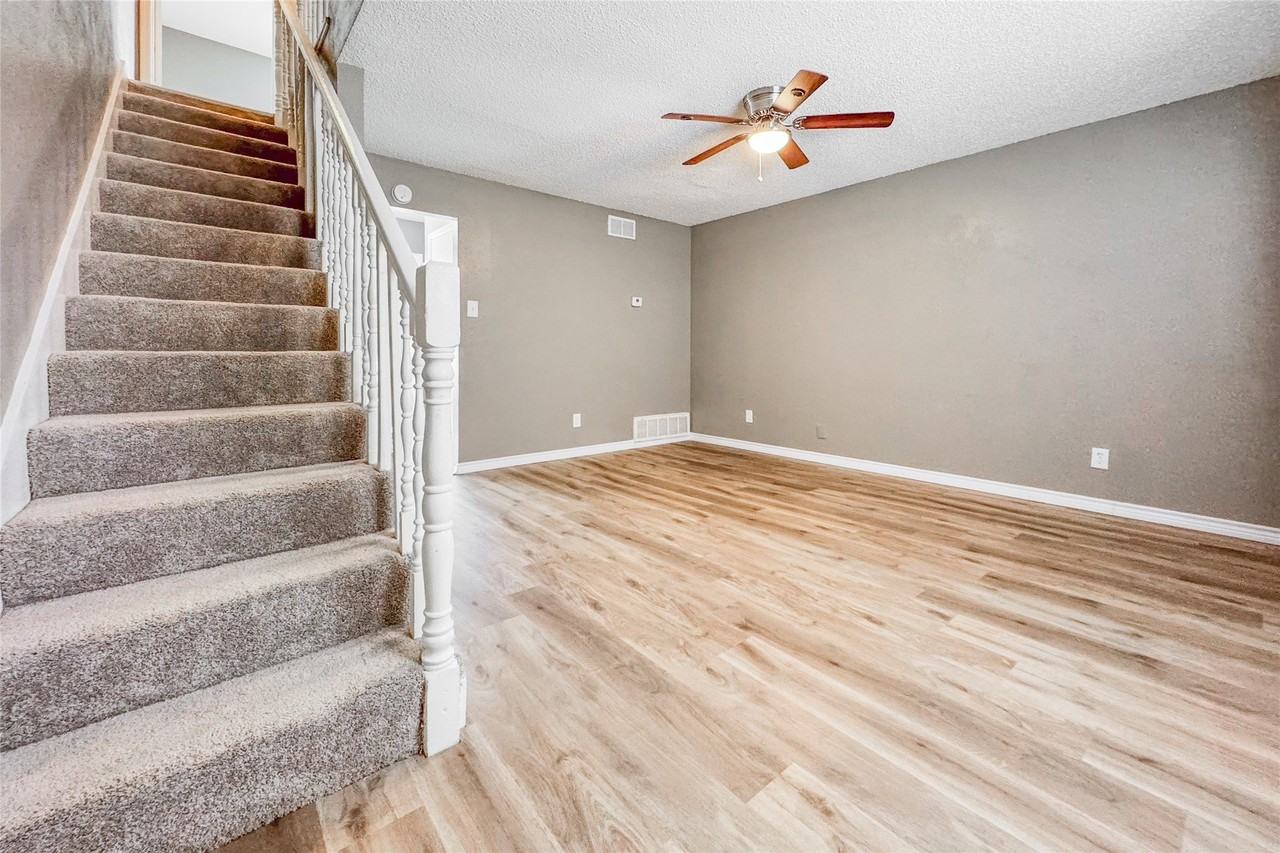 1044 Southmoor Dr #1050 - Photo 4 of 14