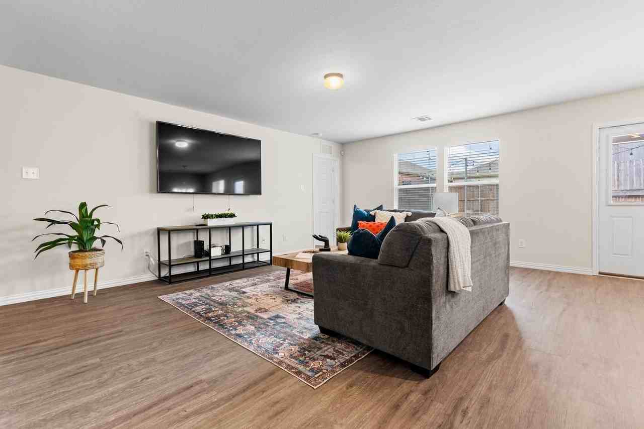 9937 Amosite Dr - Photo 7 of 26