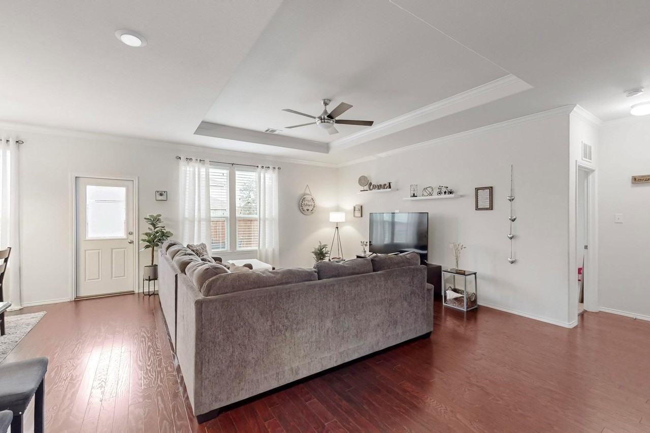 504 Mesa View Trl - Photo 5 of 27