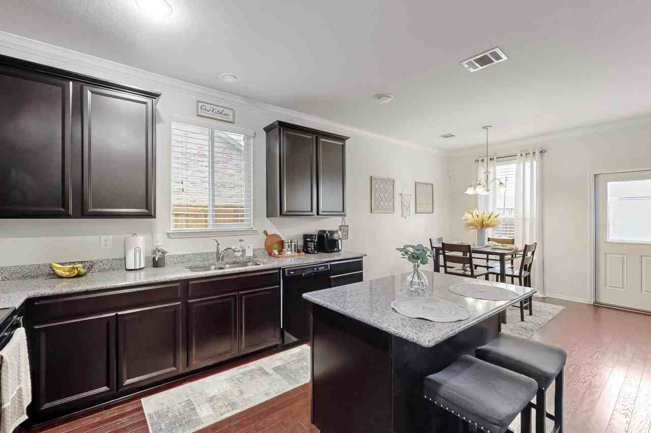 504 Mesa View Trl - Photo 6 of 27