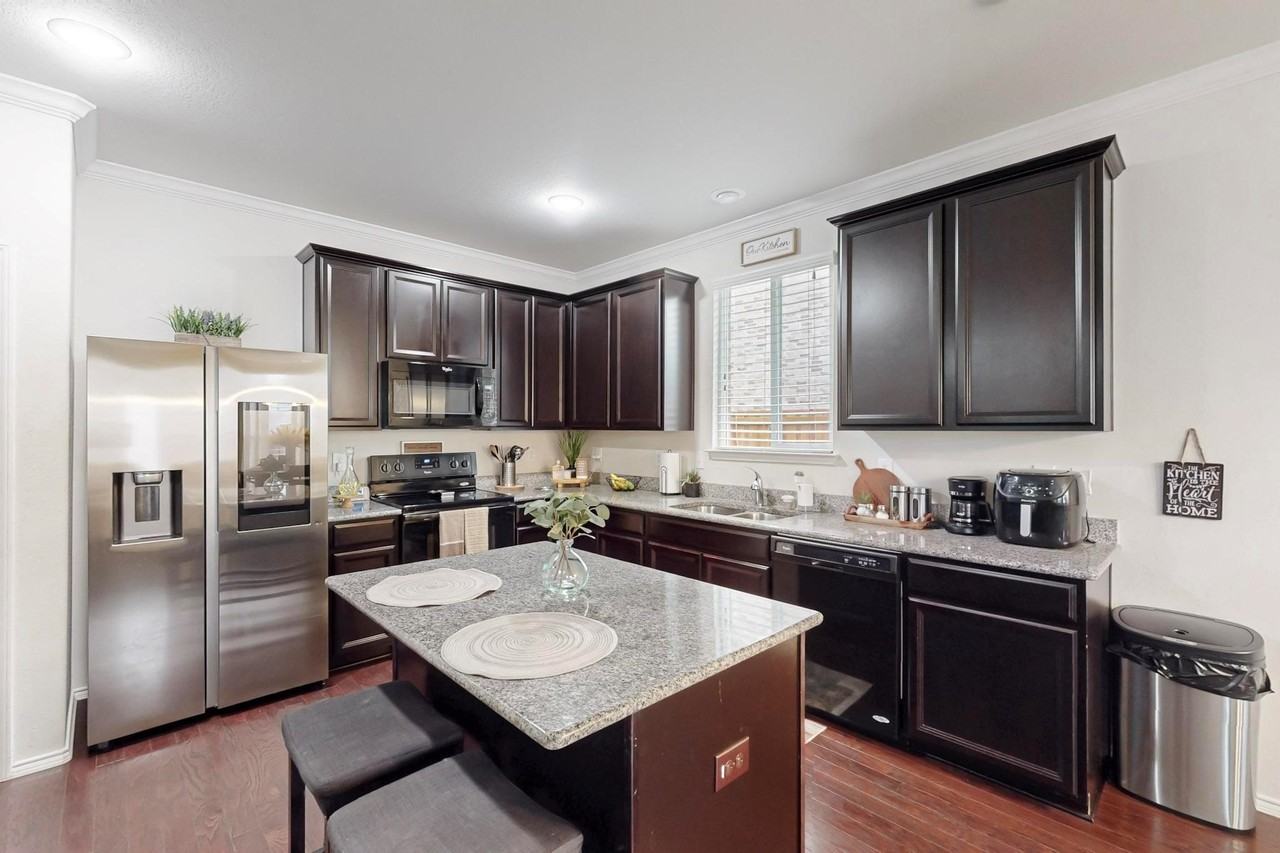 504 Mesa View Trl - Photo 7 of 27