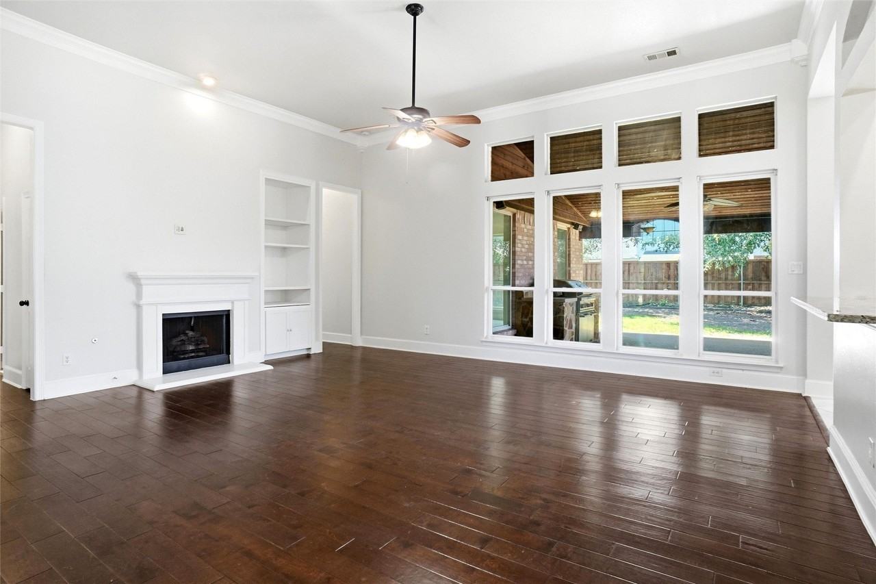 1301 Wildflower Ln - Photo 2 of 16