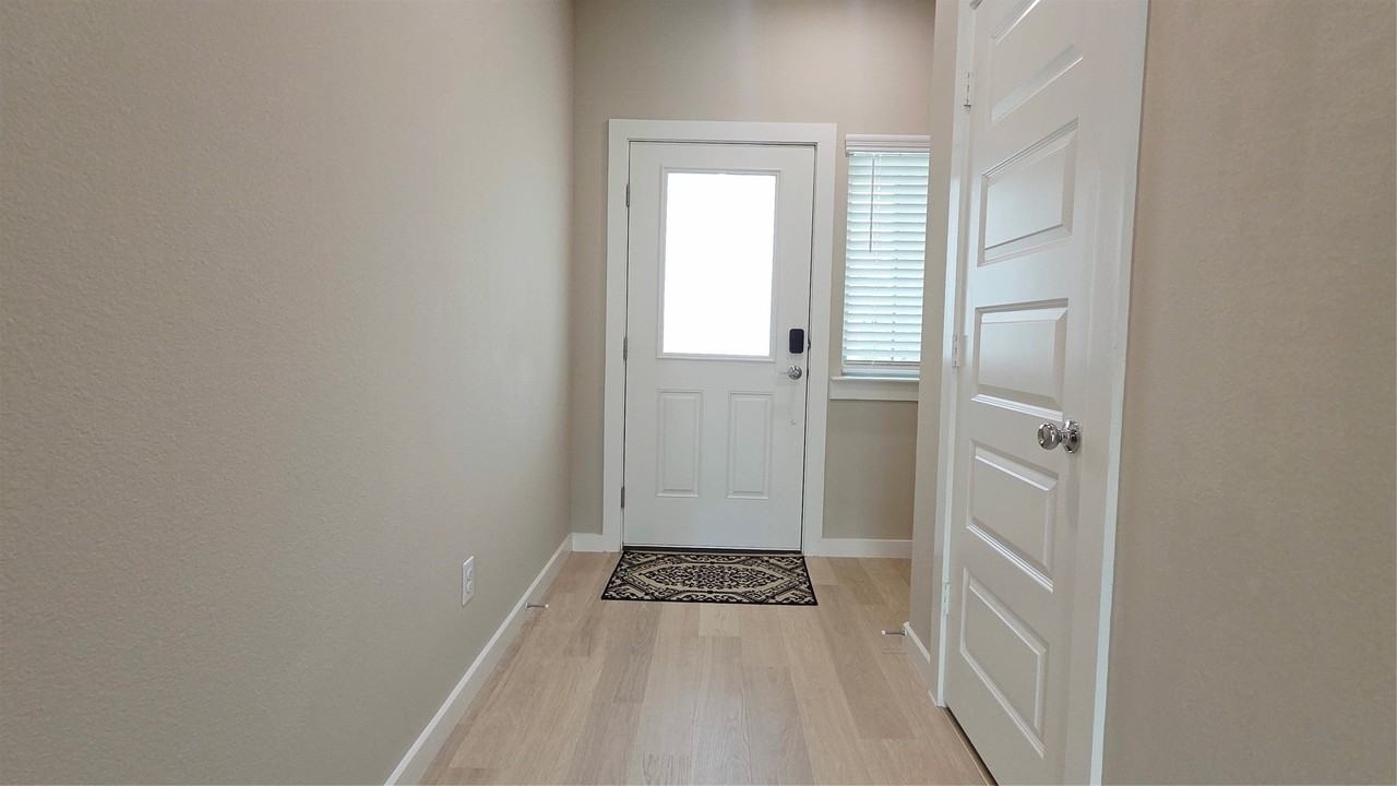 913 London Town Ln - Photo 2 of 26