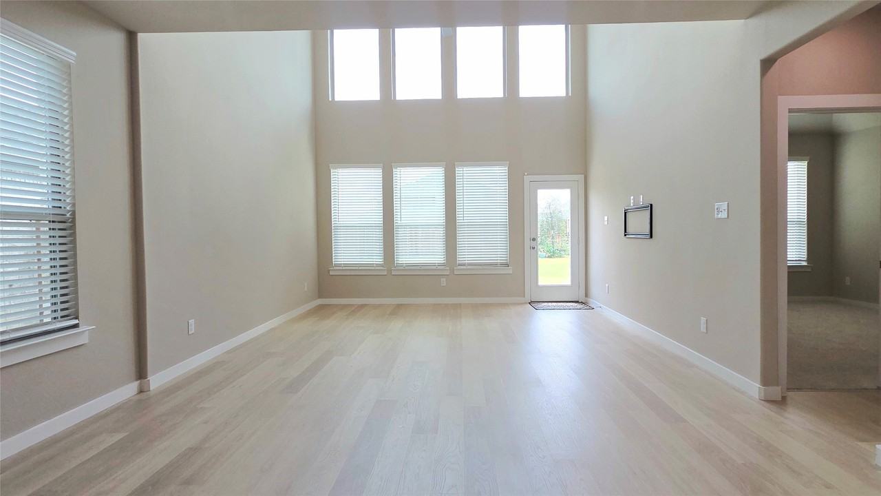 913 London Town Ln - Photo 3 of 26