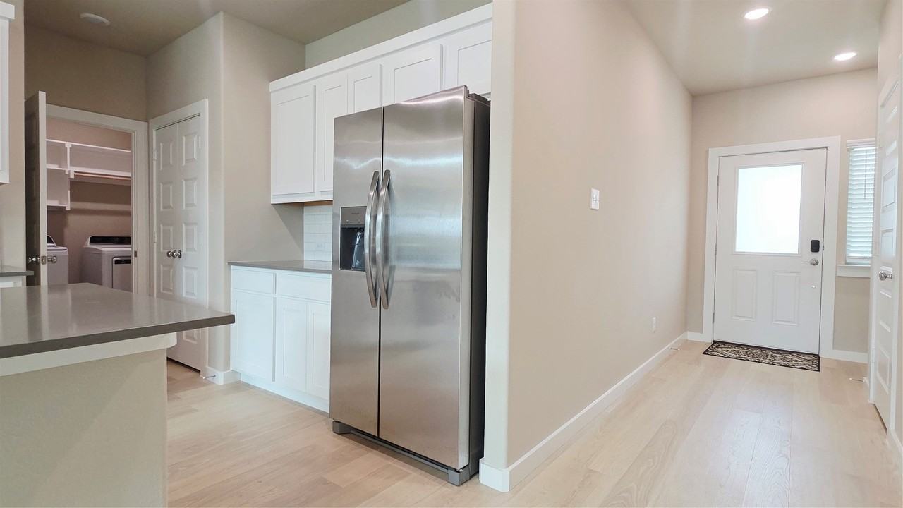 913 London Town Ln - Photo 4 of 26