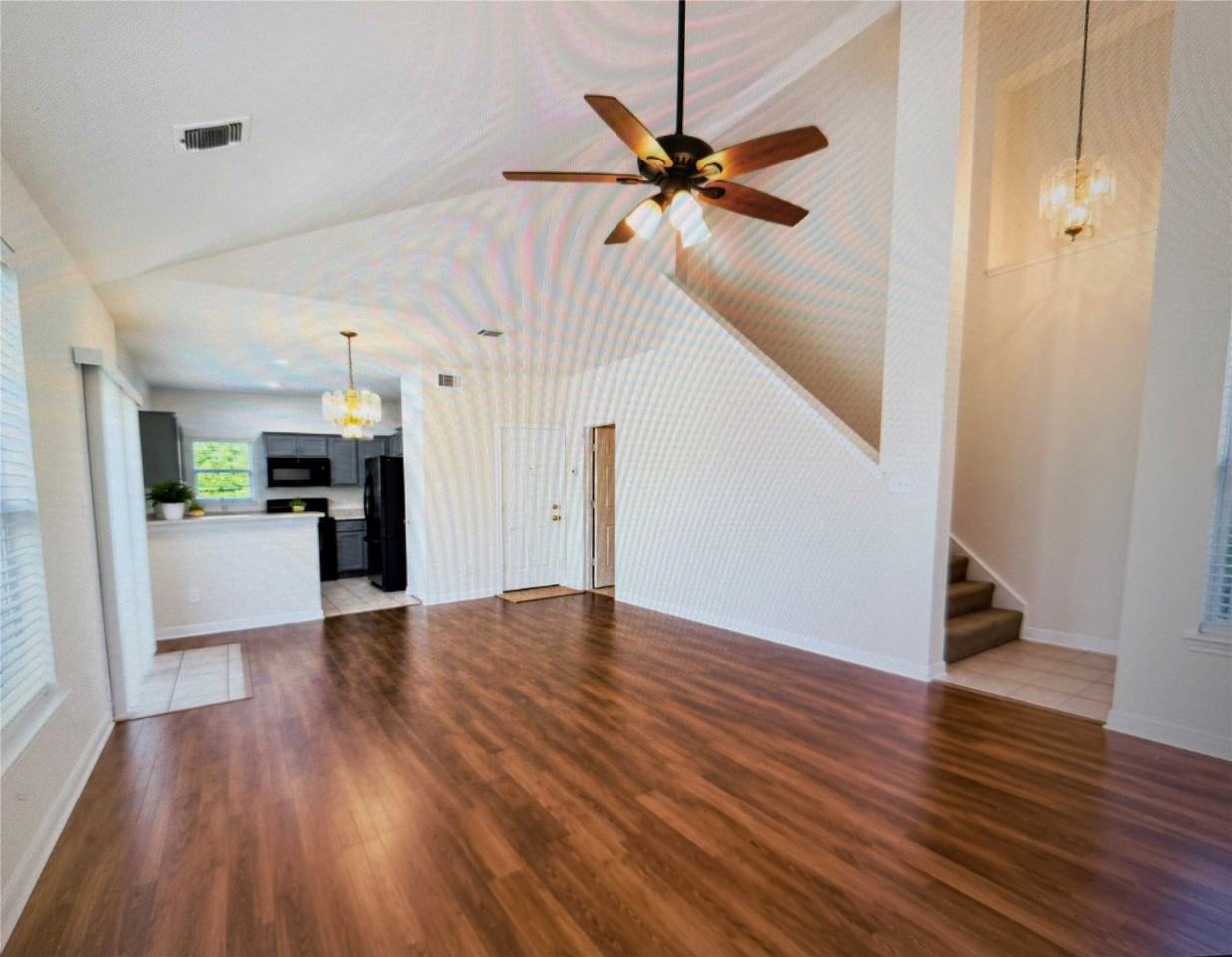 1012 Garden Trl - Photo 2 of 9