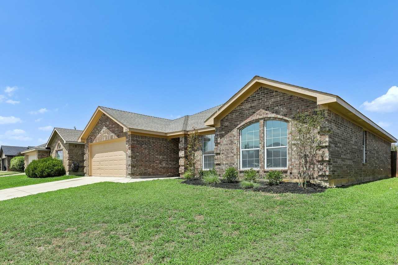 1702 La Caya Dr - Photo 4 of 32