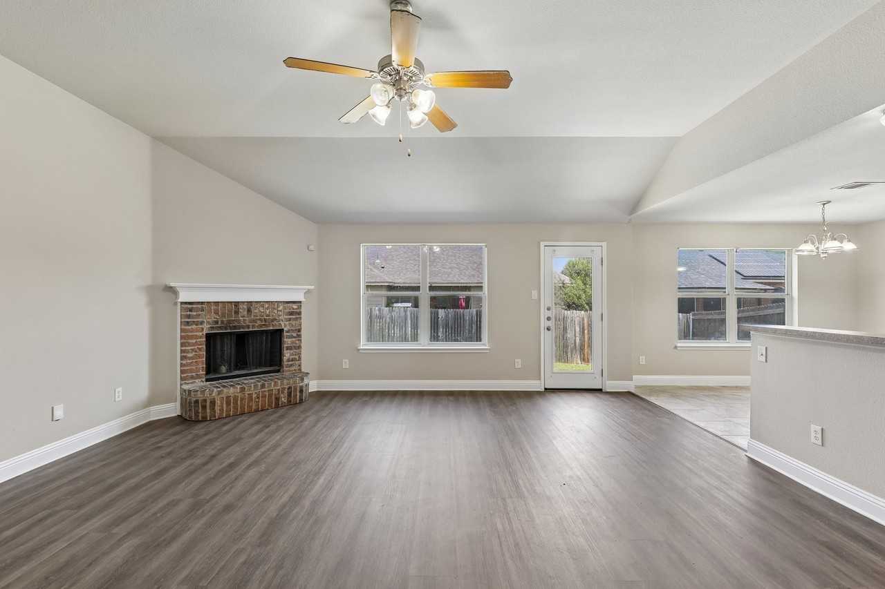 1702 La Caya Dr - Photo 6 of 32