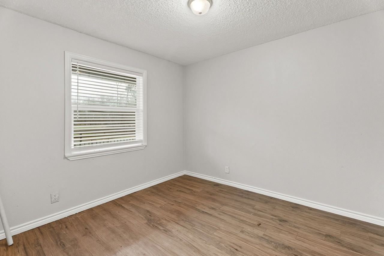 429 Johnson St #24 - Photo 7 of 12