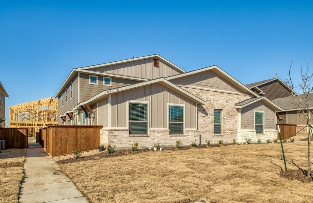 711 Harvest Moon Dr - Photo 2 of 19