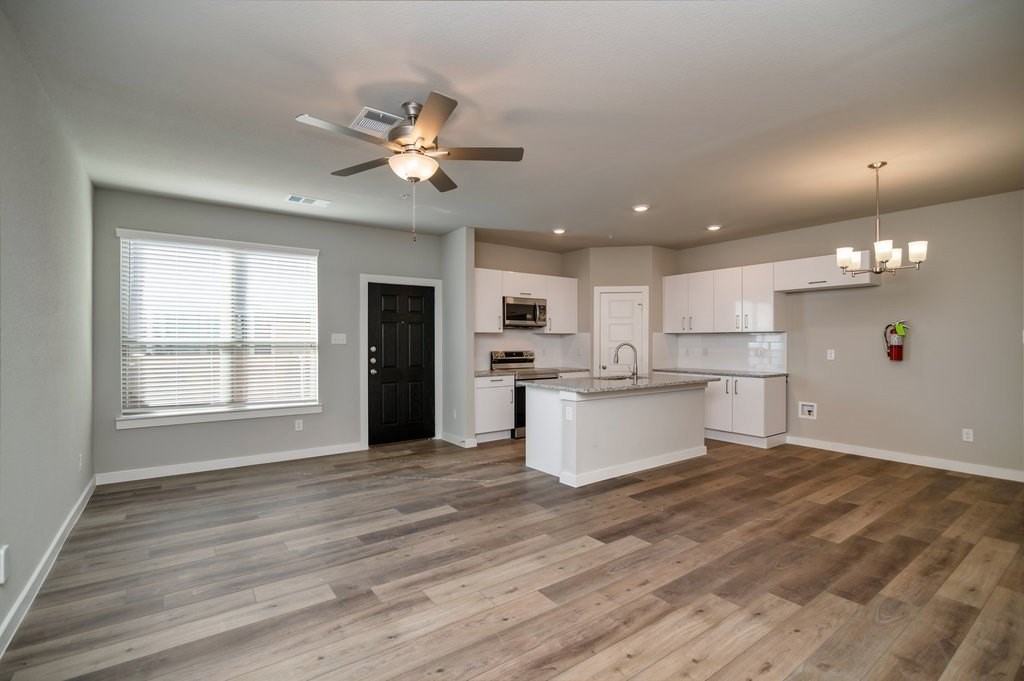 711 Harvest Moon Dr - Photo 6 of 19