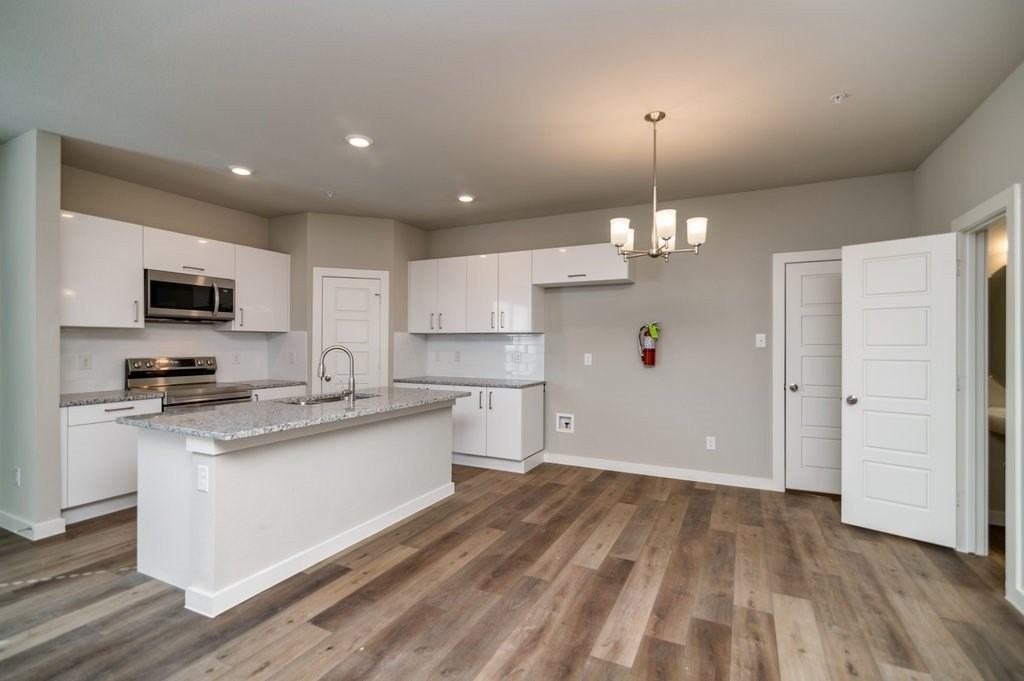 711 Harvest Moon Dr - Photo 7 of 19