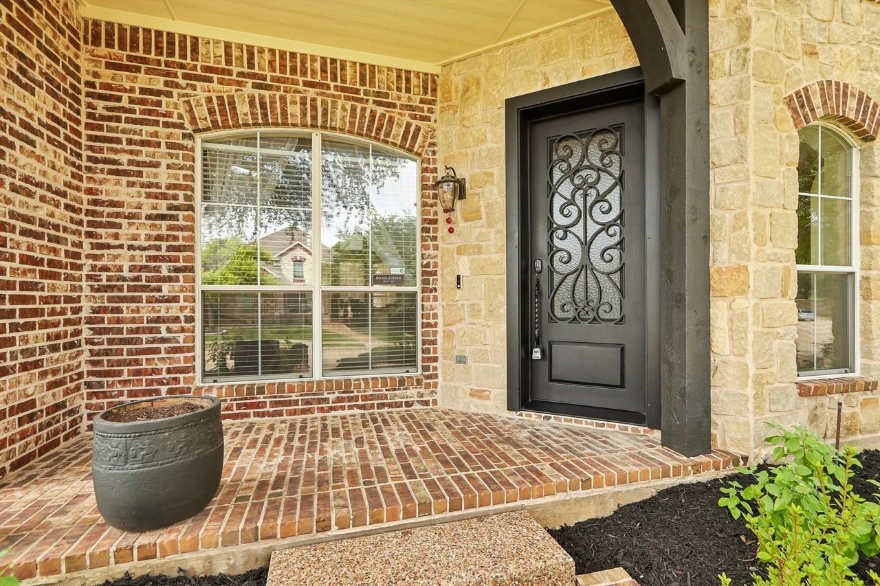 2027 Stonemont Ct - Photo 2 of 39
