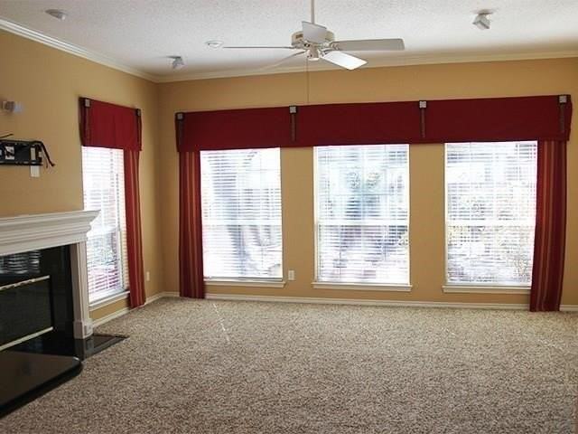 8209 Bells St - Photo 5 of 22