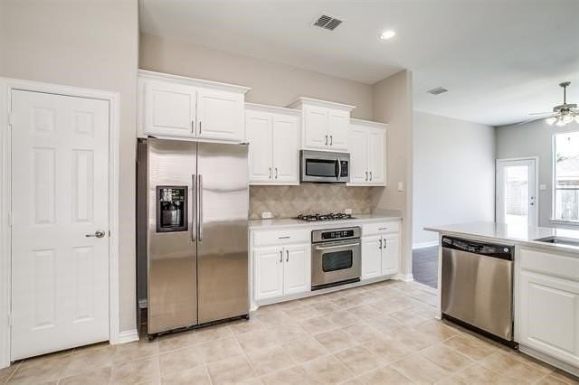2692 Lake Ridge Dr