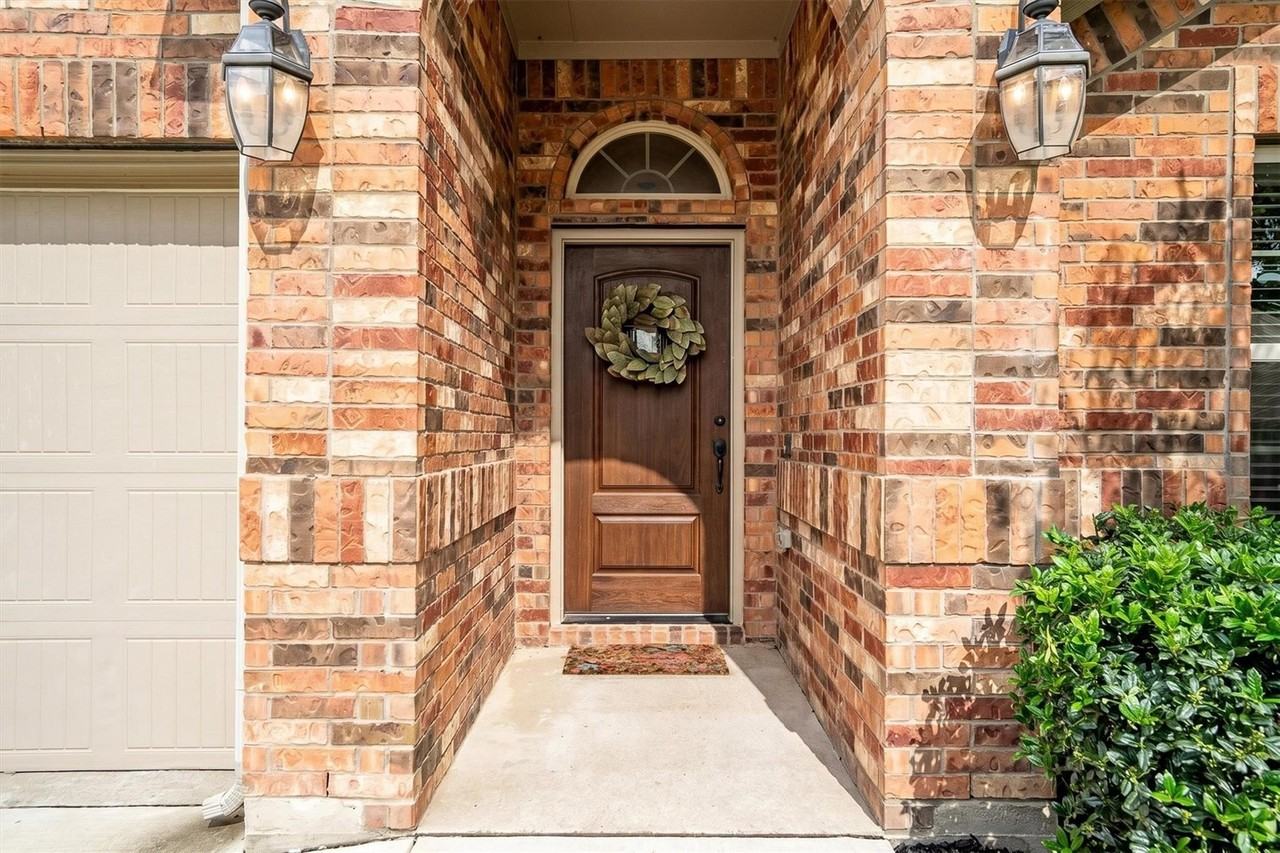 16532 Amistad Ave - Photo 5 of 40