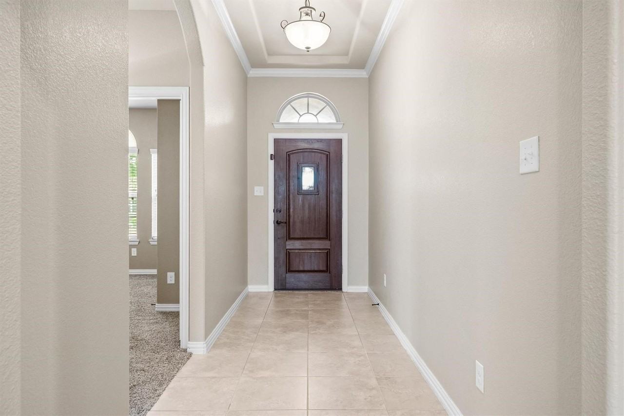 16532 Amistad Ave - Photo 6 of 40