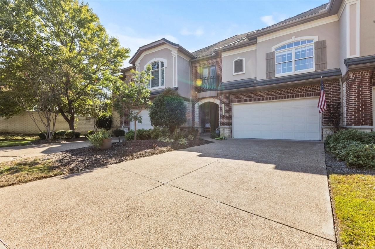 4223 Castle Rock Ct - Photo 2 of 26