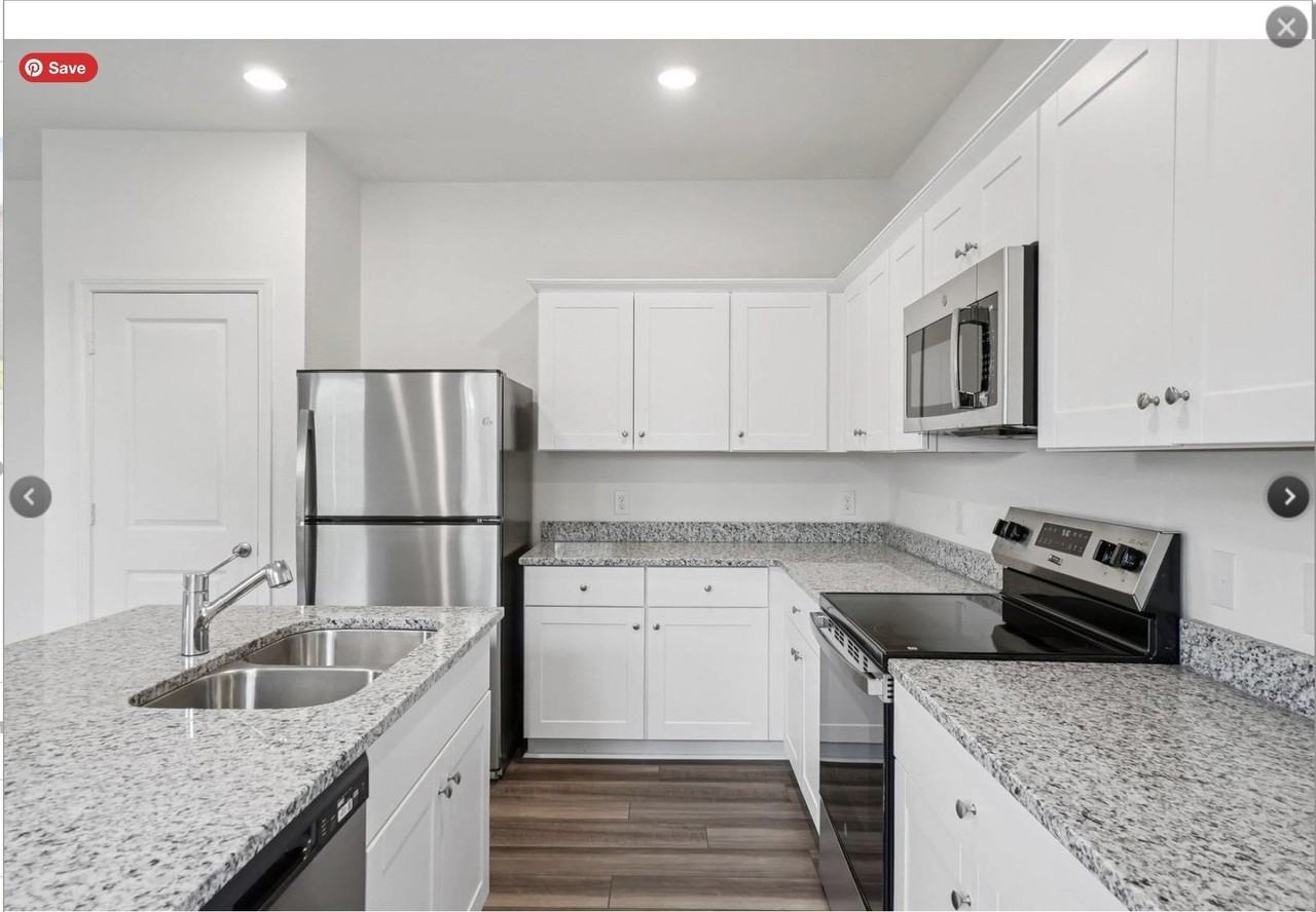 6083 Mojave Dr - Photo 3 of 11