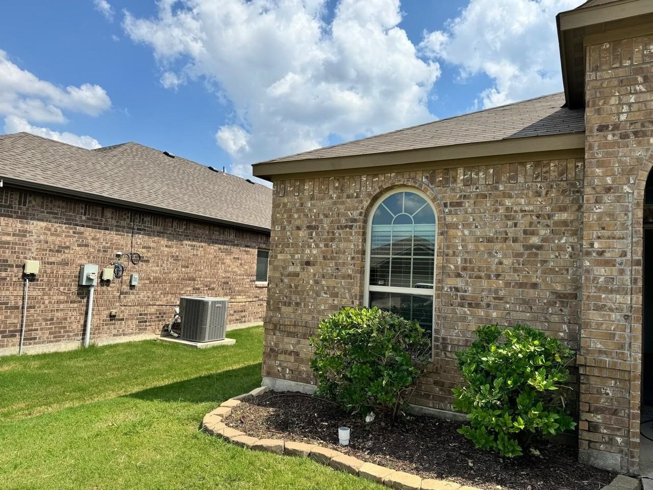 305 Lead Creek Dr - Photo 3 of 15