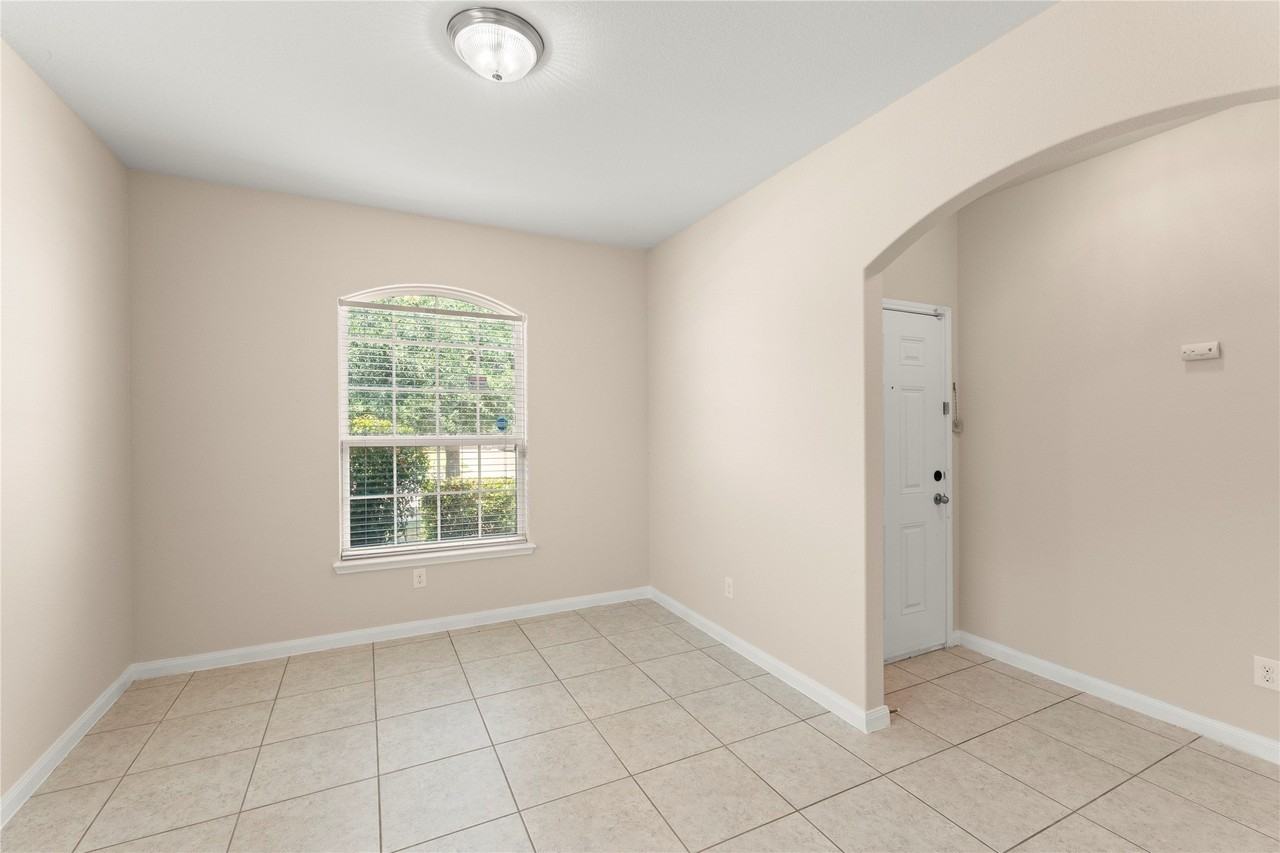 3003 Rocking Hills Trl - Photo 3 of 16