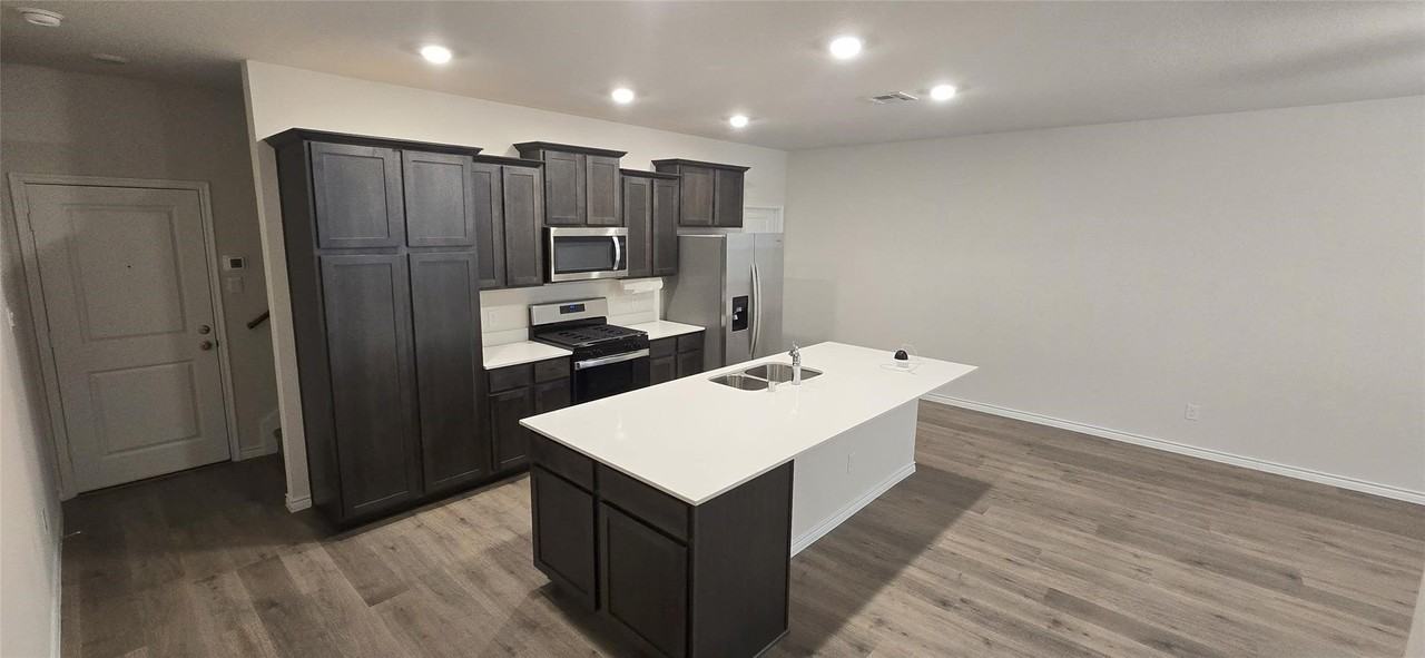 2236 Lasso Ct - Photo 4 of 19