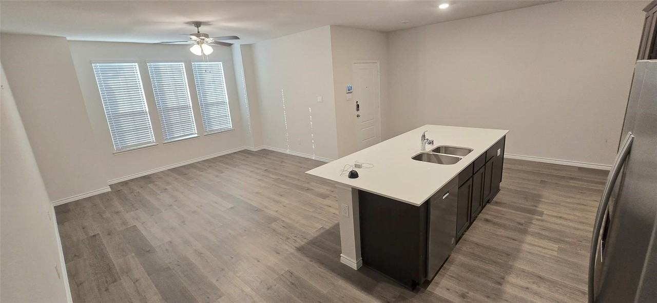 2236 Lasso Ct - Photo 5 of 19
