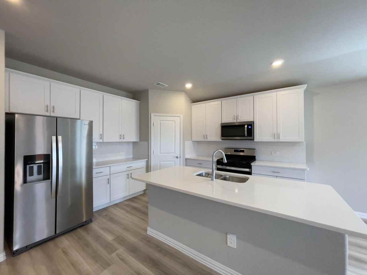 2305 Bellatrix Dr - Photo 7 of 24