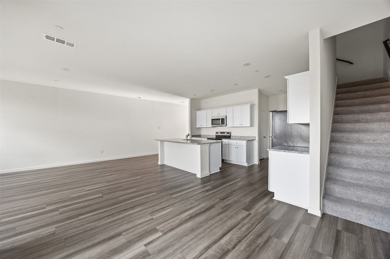 1408 Lake Alpine Trl - Photo 4 of 13