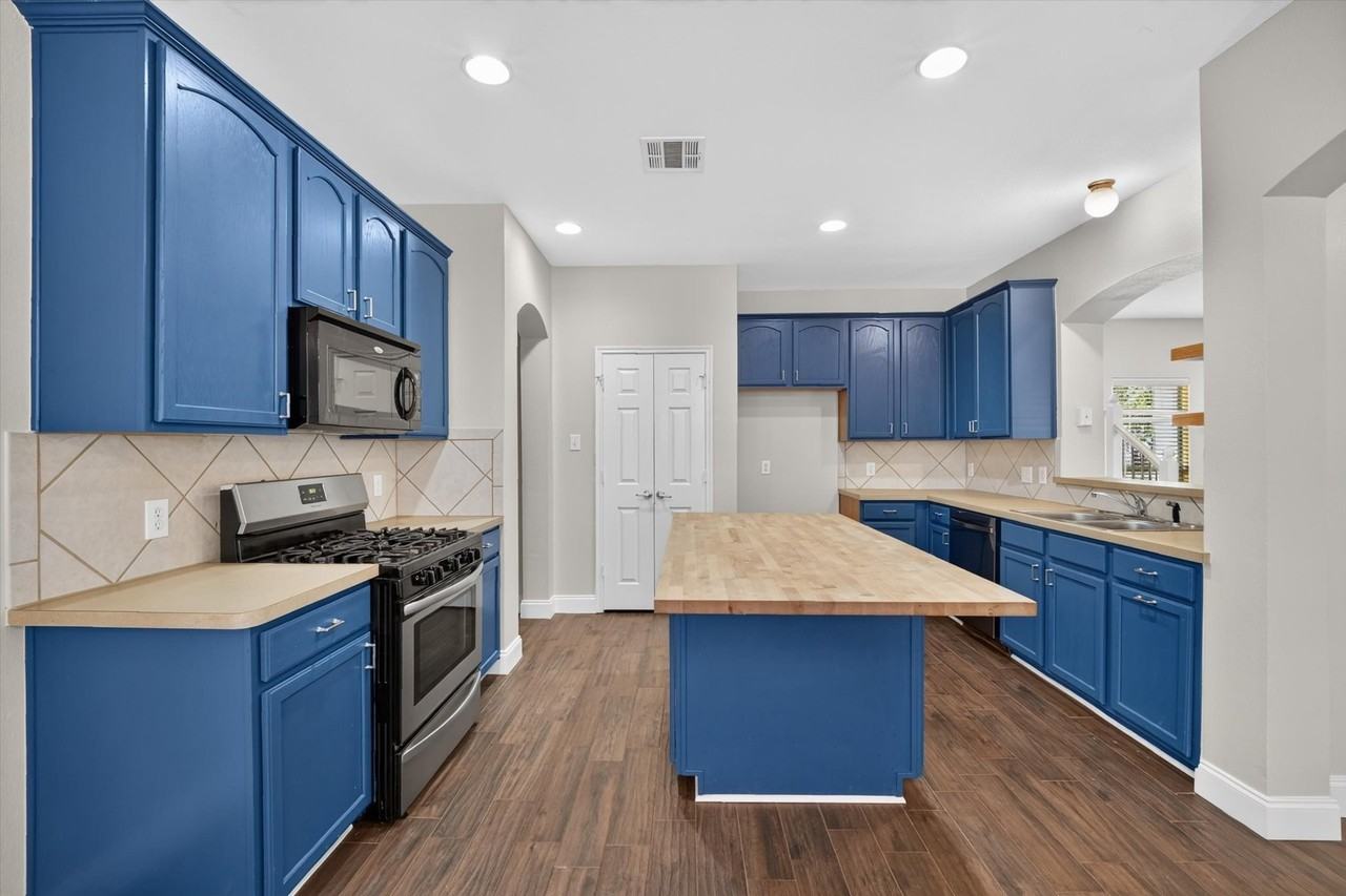 1209 Chattahoochee Dr - Photo 4 of 35
