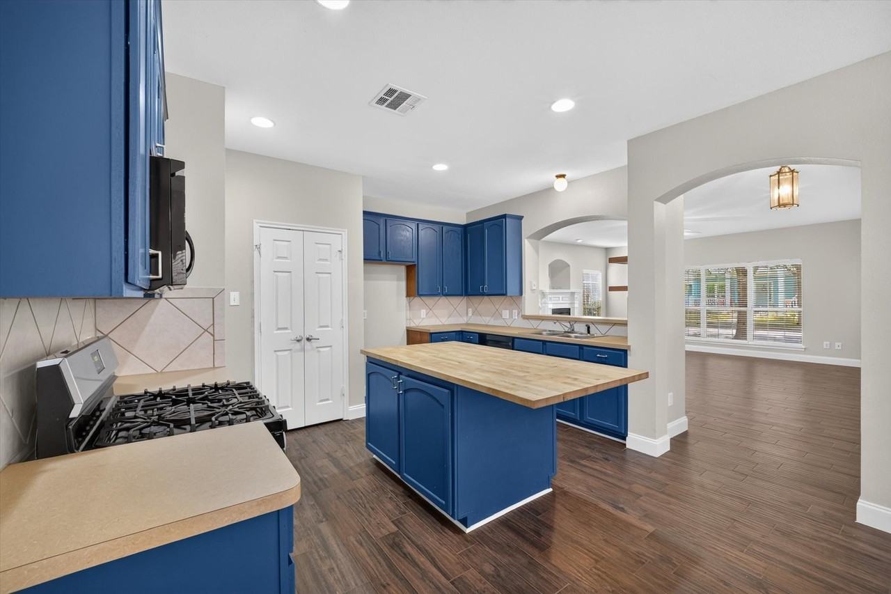 1209 Chattahoochee Dr - Photo 5 of 35