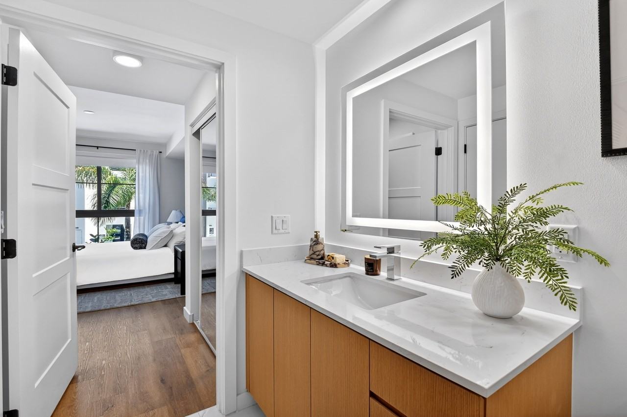 1650 Northeast 124th Street - Photo 5 of 13