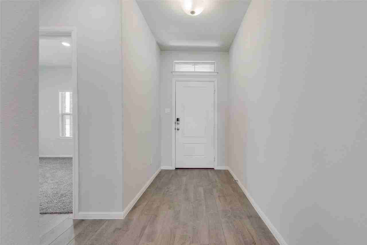 9704 New Bern Dr - Photo 3 of 19