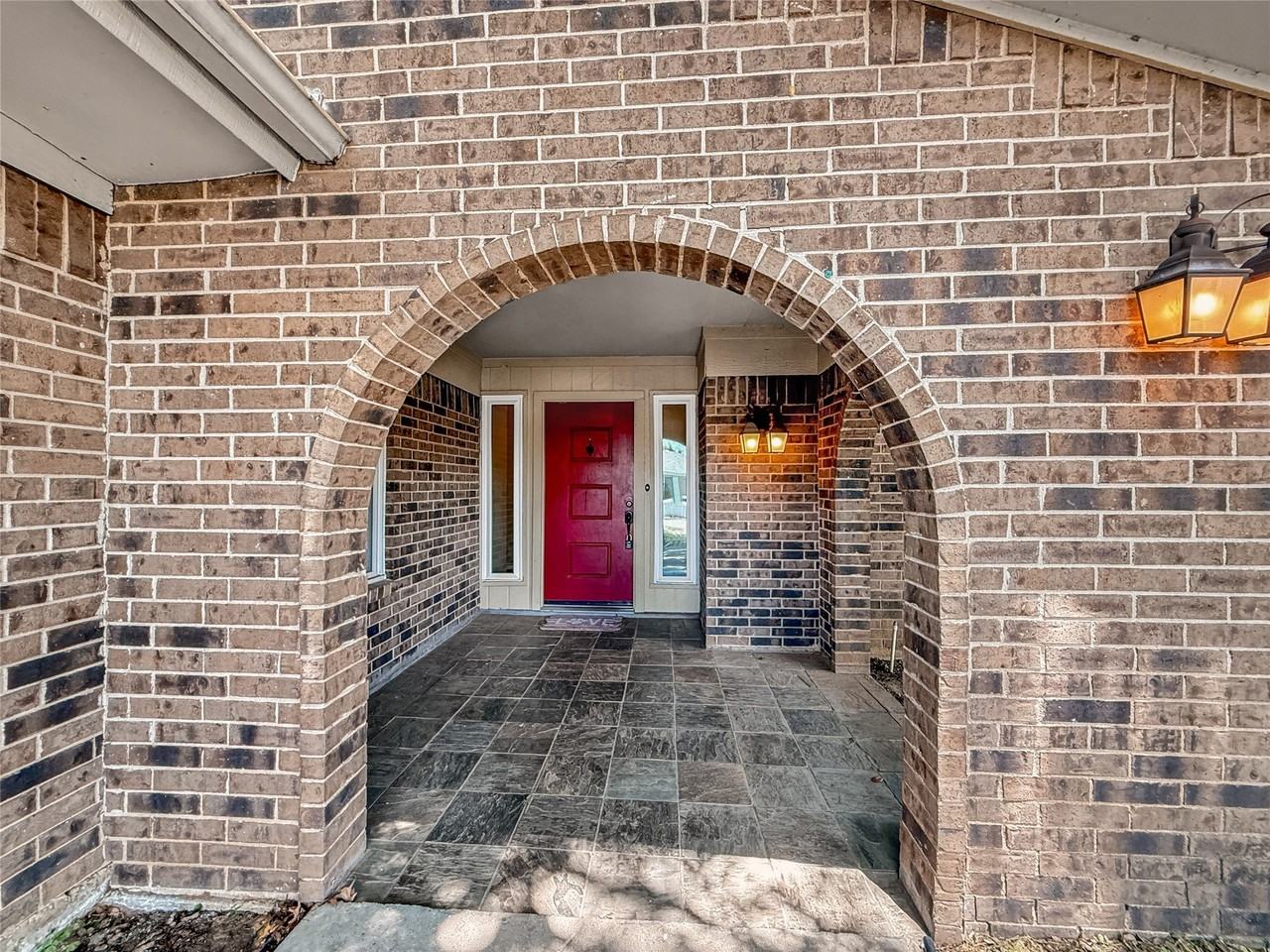 6251 Shirley Dr - Photo 3 of 31