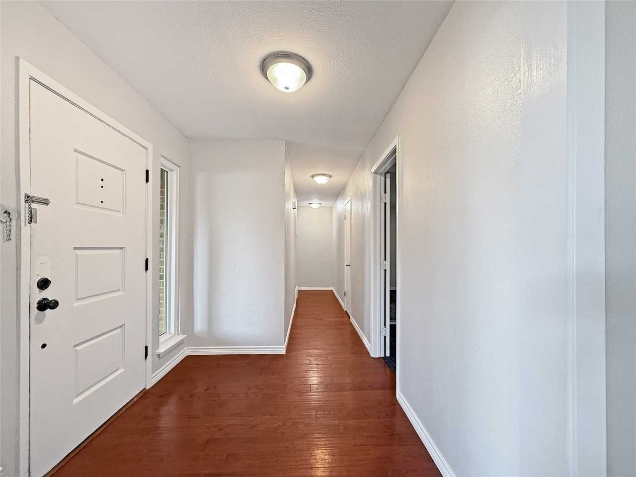 6251 Shirley Dr - Photo 4 of 31