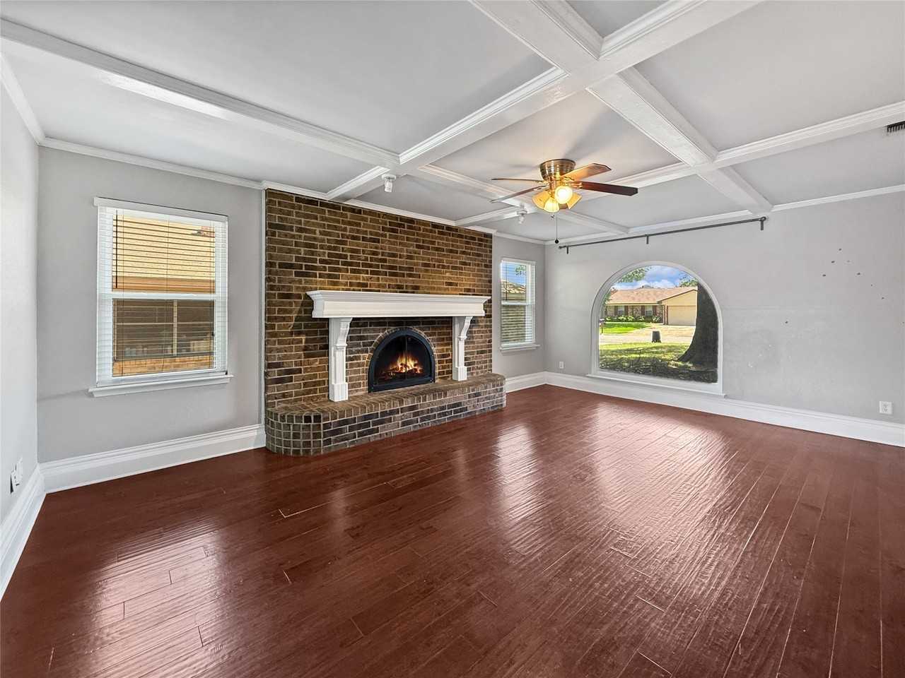 6251 Shirley Dr - Photo 5 of 31
