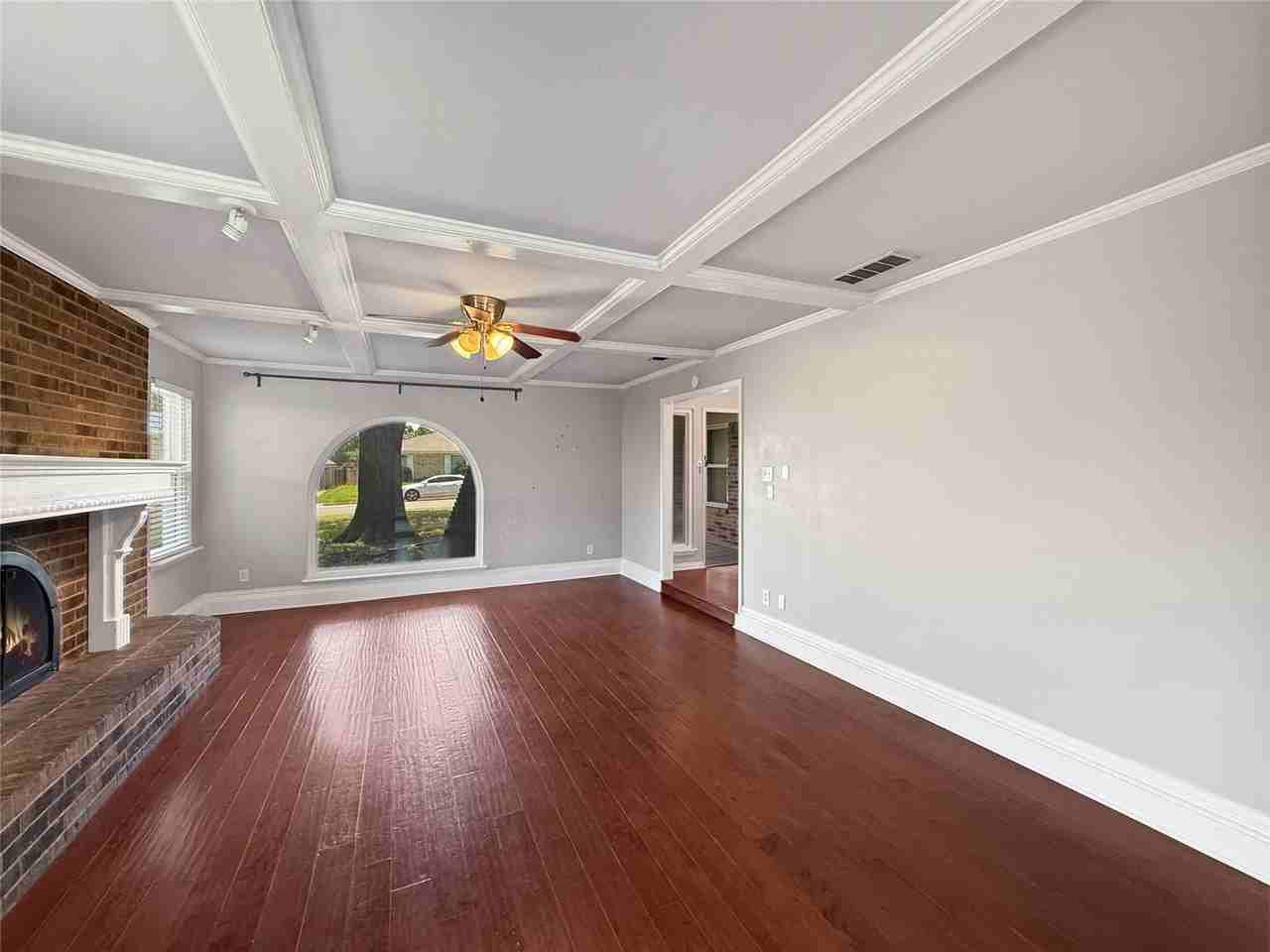 6251 Shirley Dr - Photo 7 of 31
