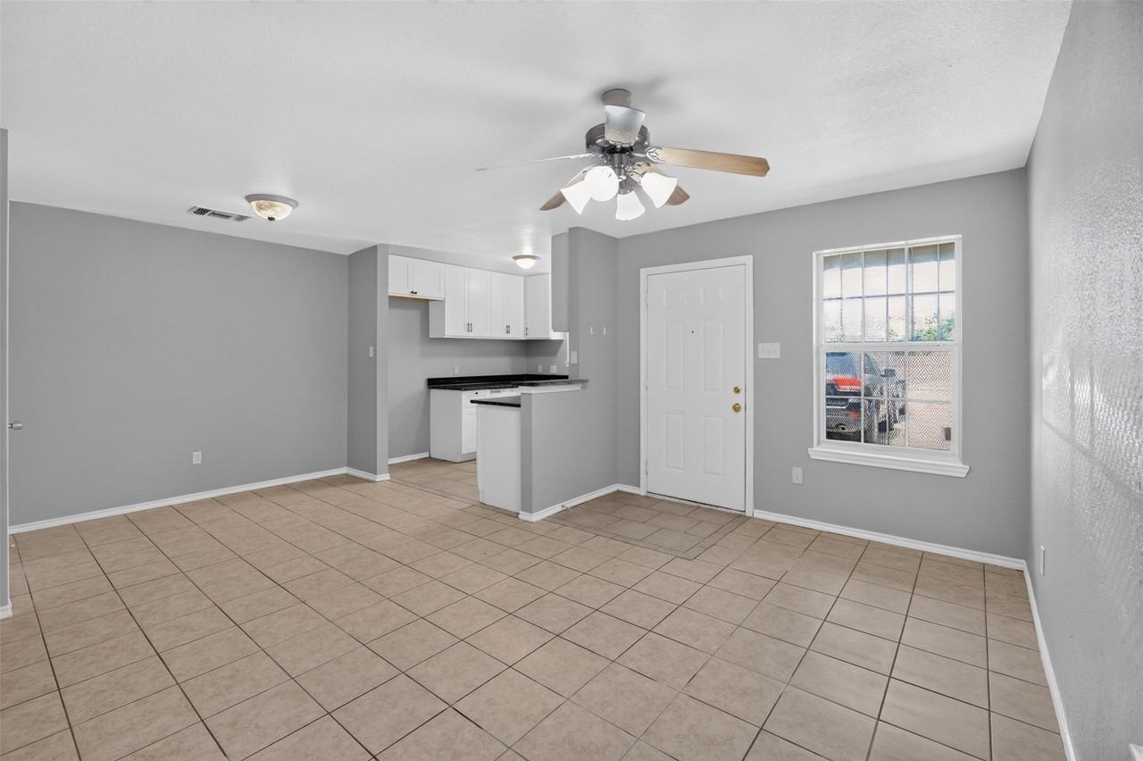 1424 E Mulkey St #1426 - Photo 5 of 18