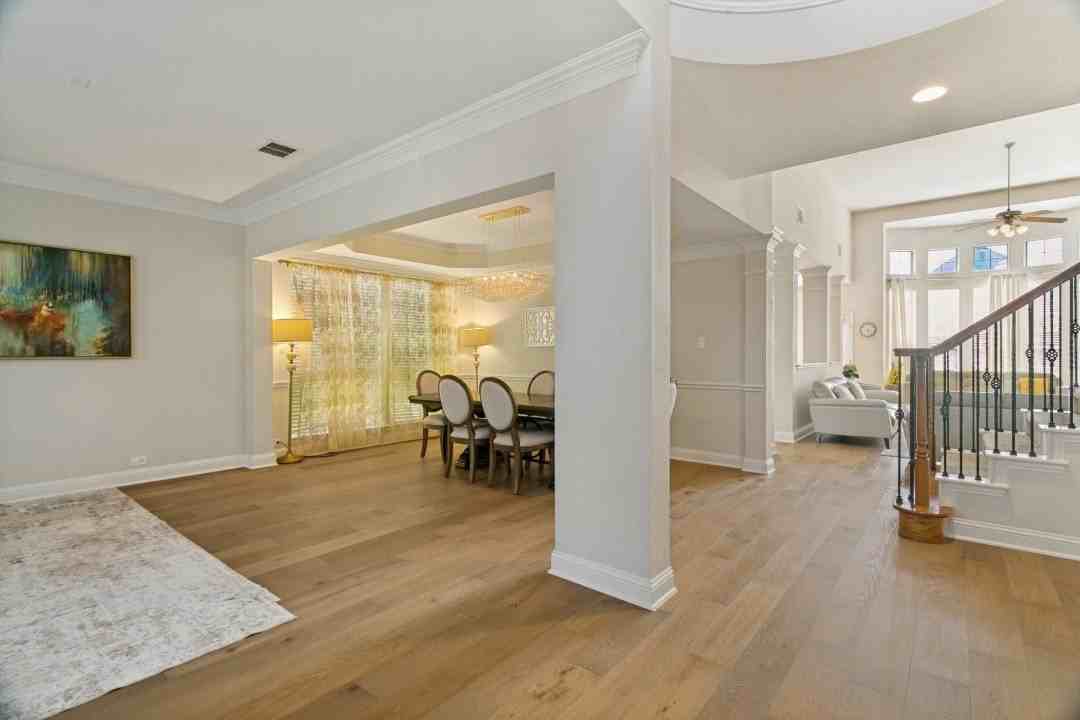 412 S Hampton Ct - Photo 4 of 28