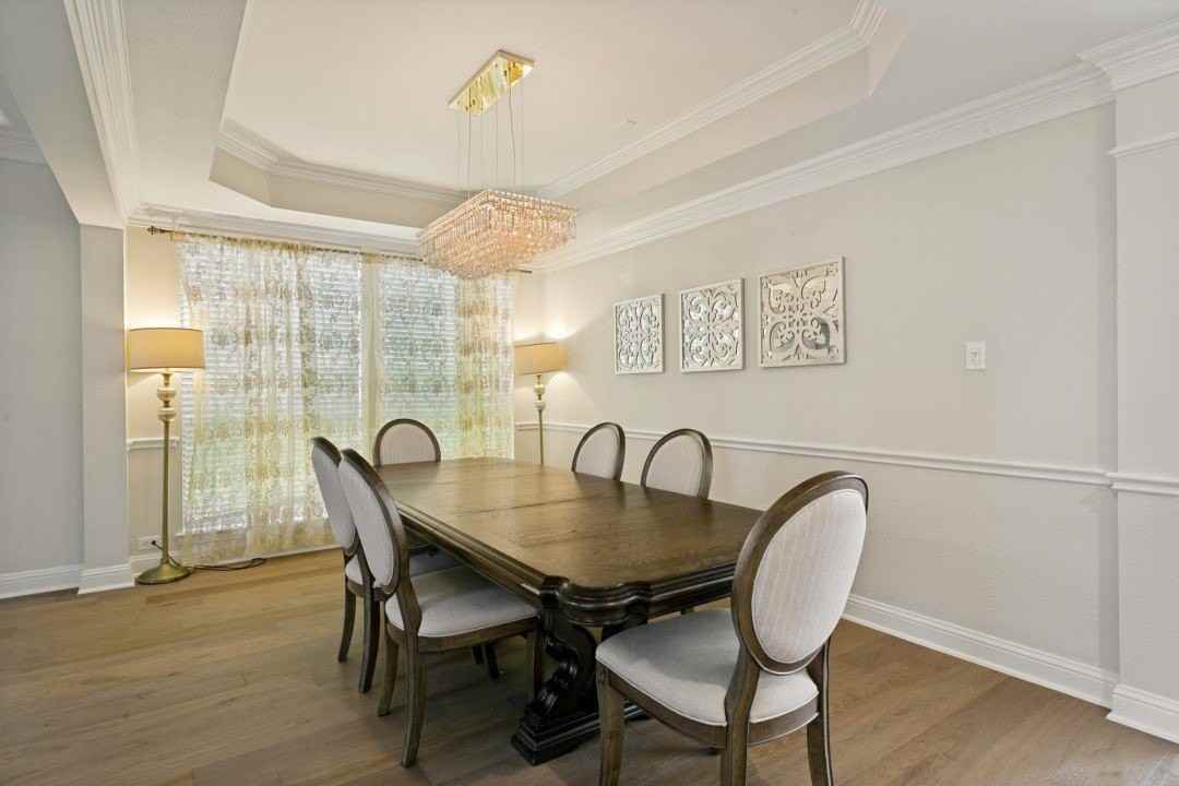 412 S Hampton Ct - Photo 5 of 28