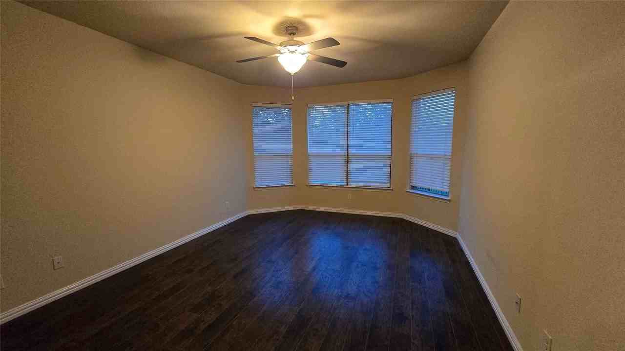 800 Ping St - Photo 7 of 14